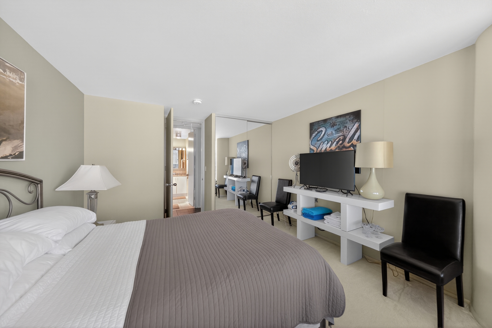 505 N Lake Shore Drive Unit: 2711