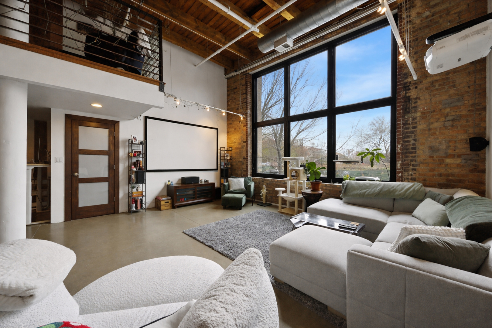 407 N Elizabeth Street Unit: 101B