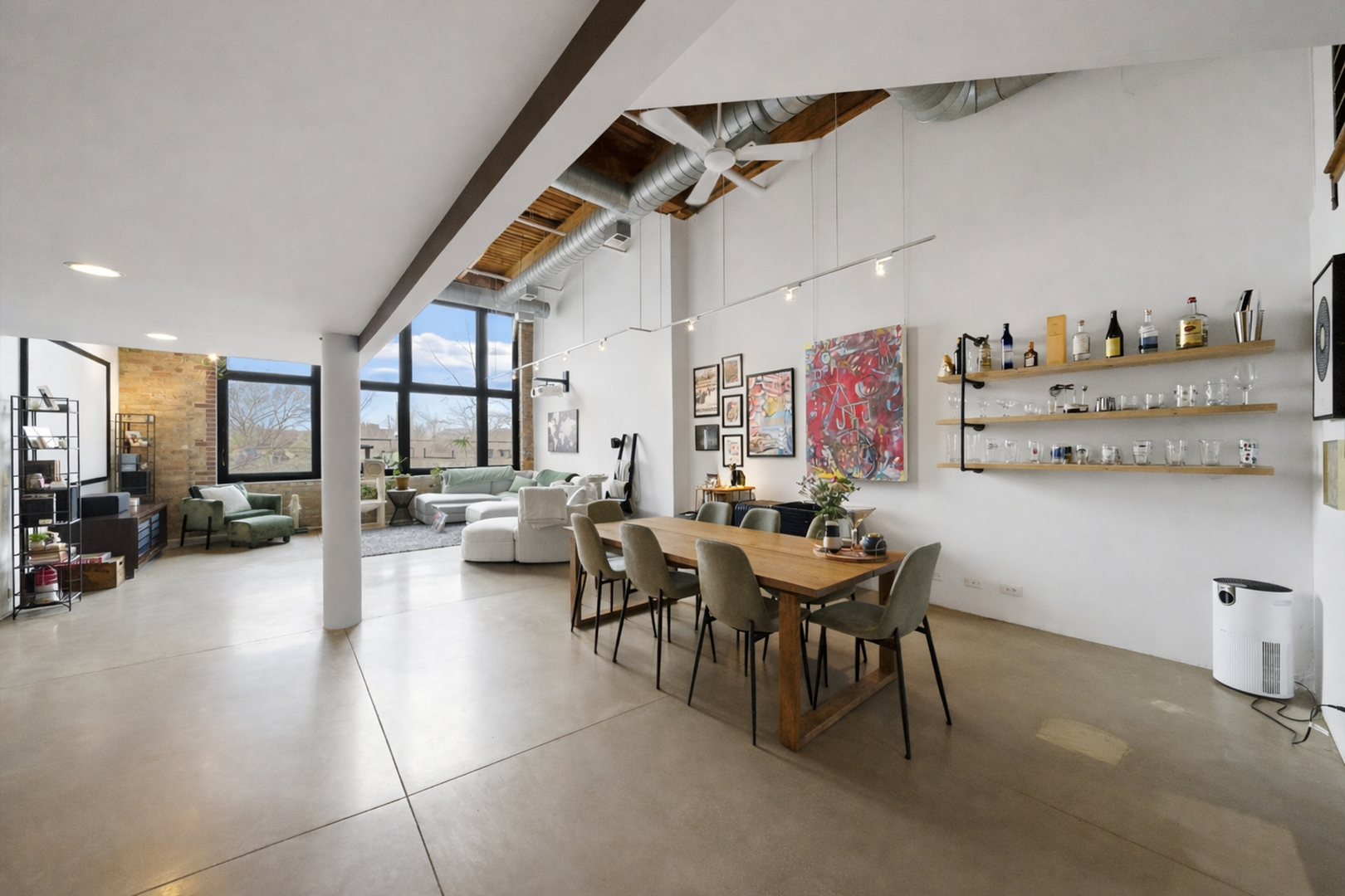 407 N Elizabeth Street Unit: 101B