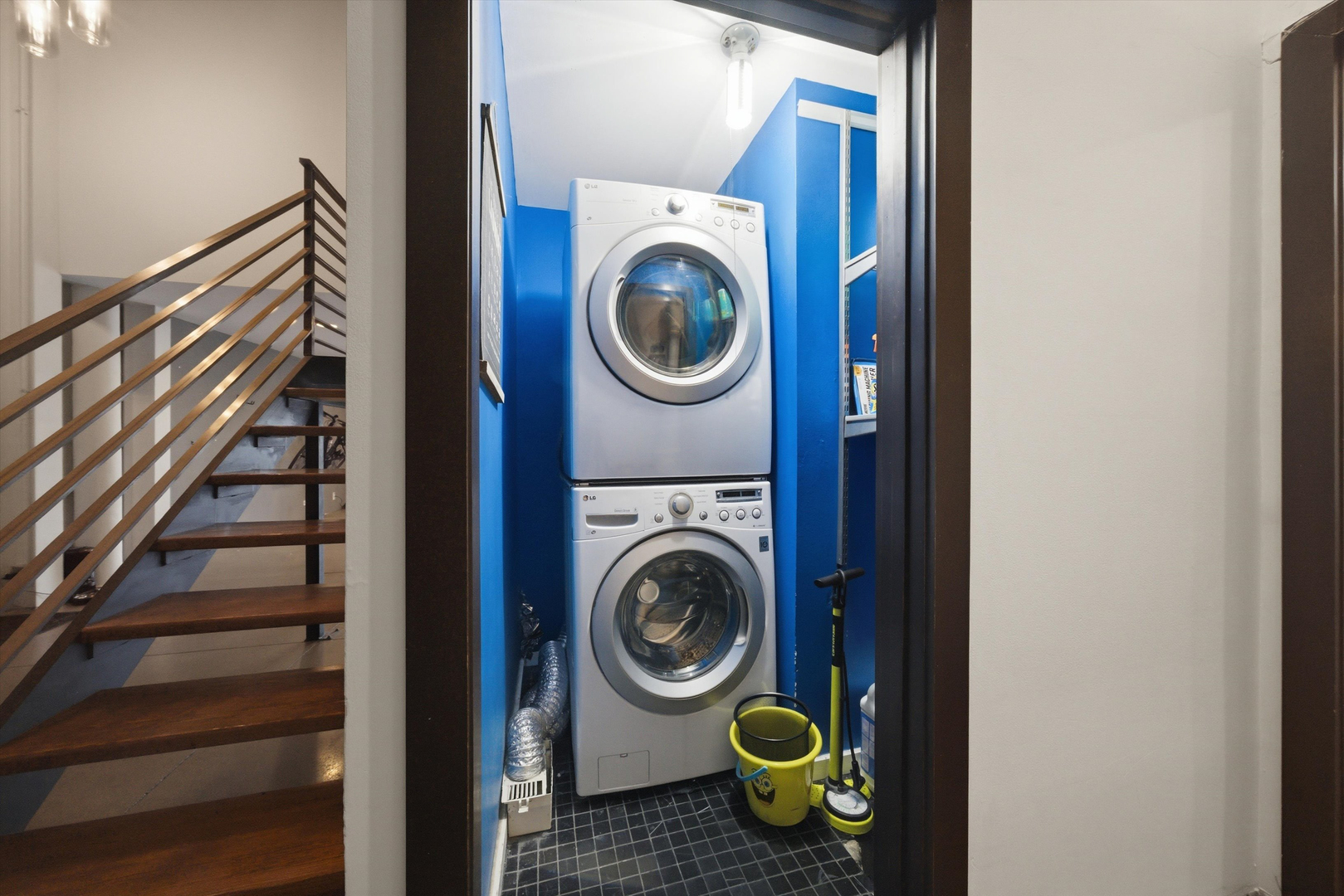 407 N Elizabeth Street Unit: 101B