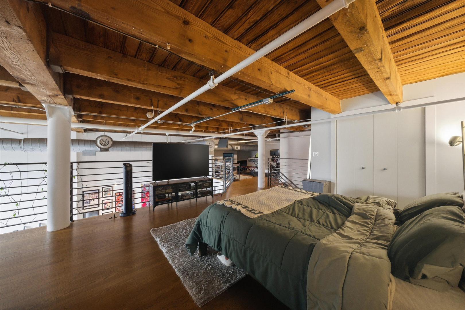 407 N Elizabeth Street Unit: 101B