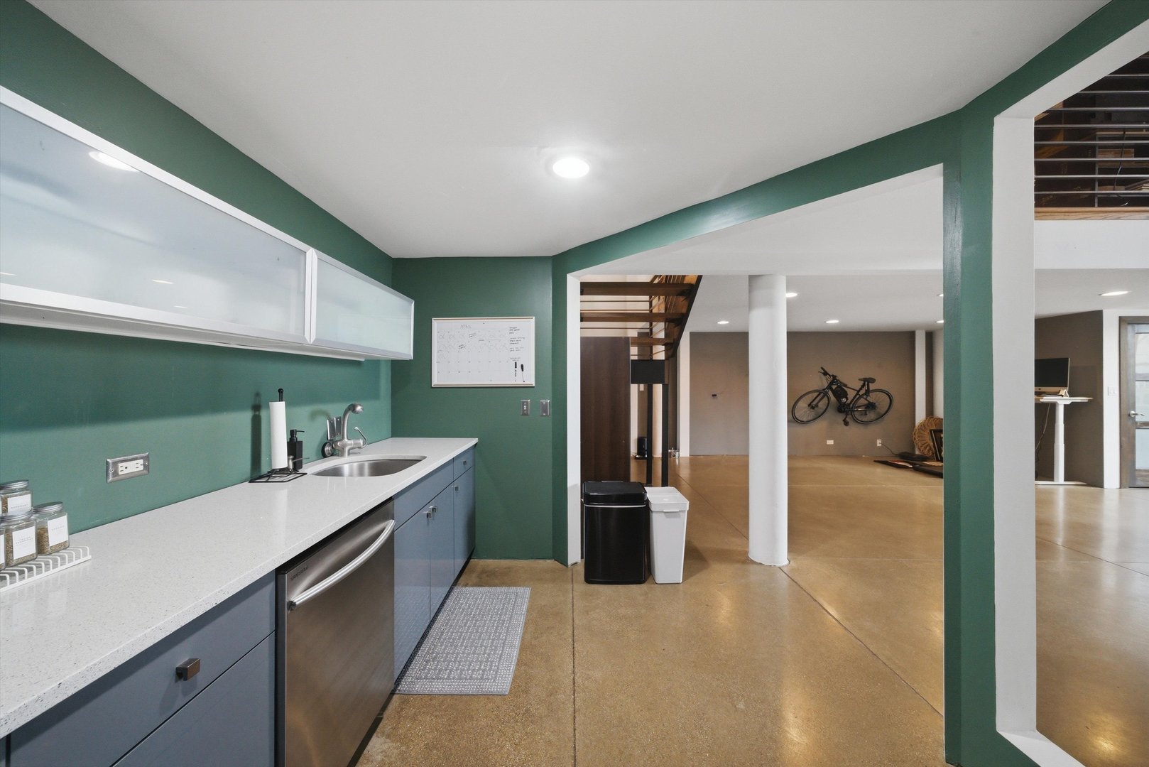 407 N Elizabeth Street Unit: 101B