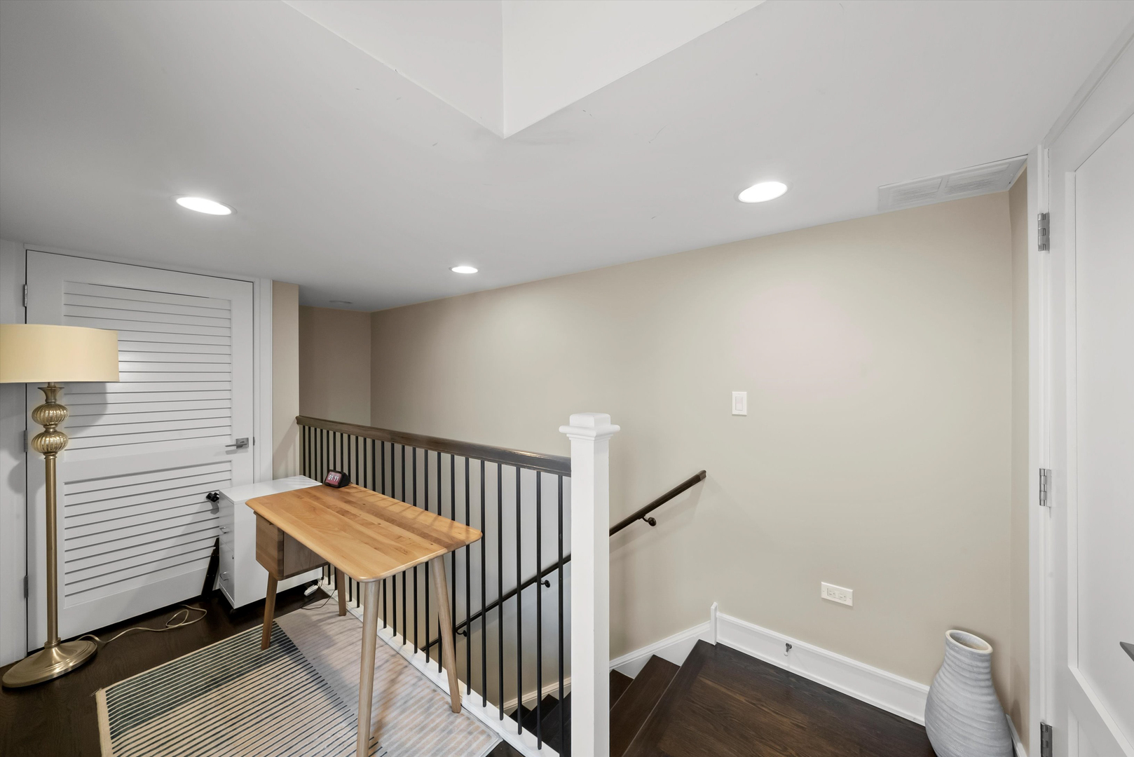 1042 W Altgeld Street Unit: 3