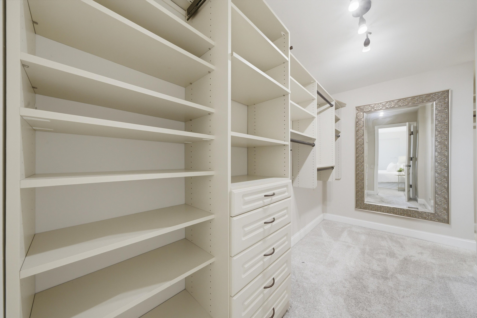 1169 S Plymouth Court Unit: 118