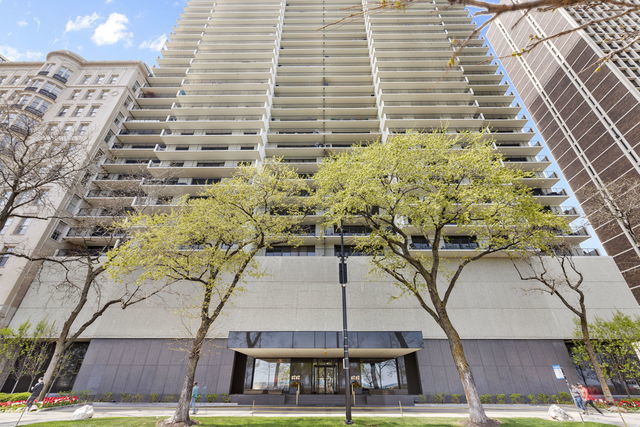 1212 N Lake Shore Drive Unit: 8BN