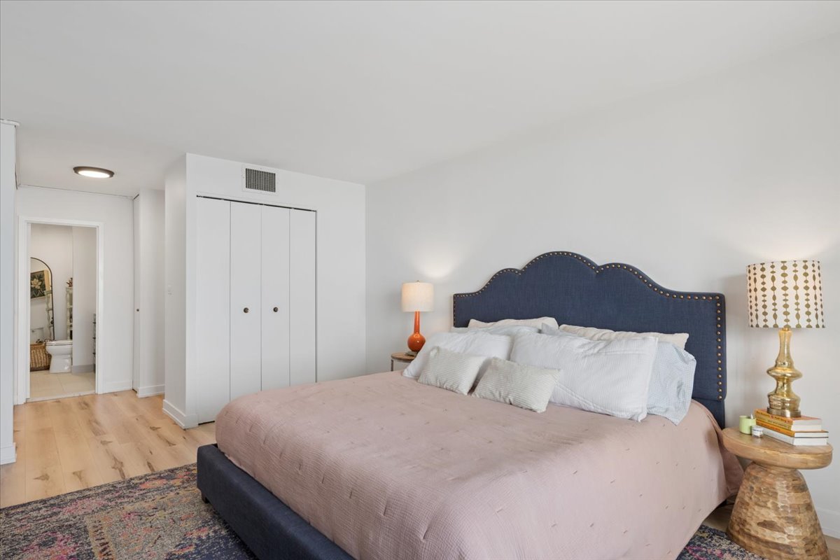 1212 N Lake Shore Drive Unit: 8BN
