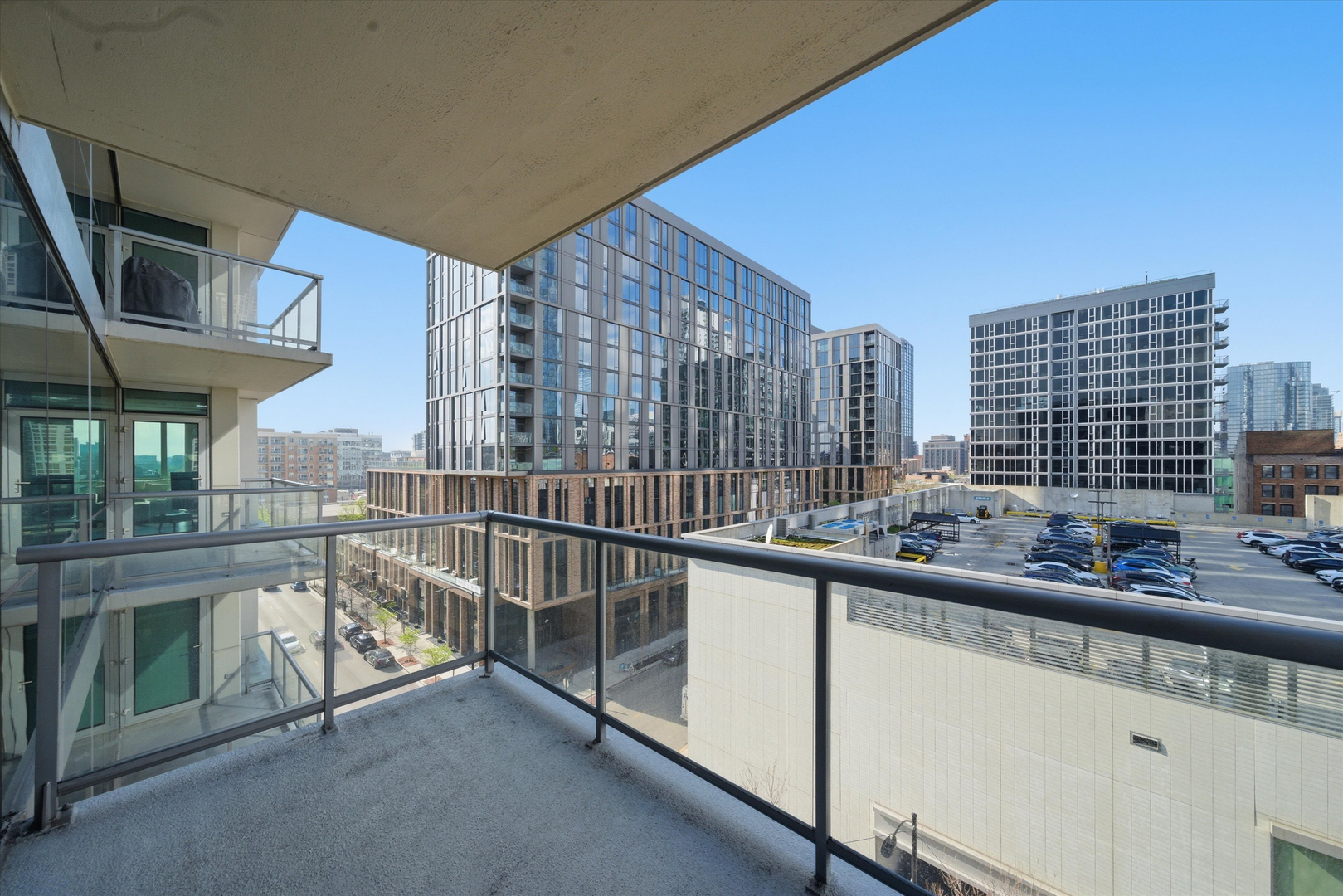123 S Green Street Unit: 702B