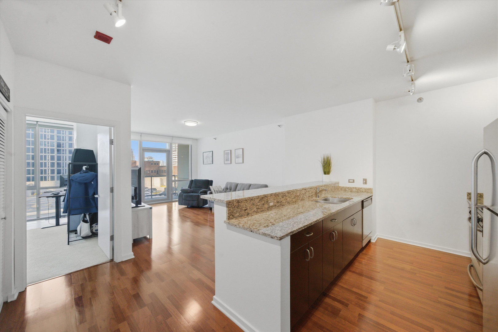 123 S Green Street Unit: 702B
