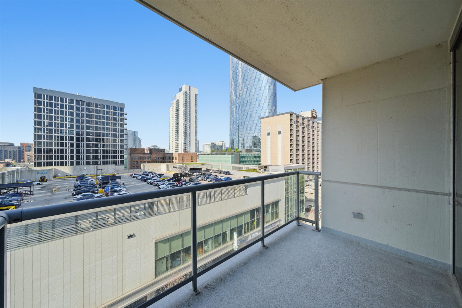 123 S Green Street Unit: 702B