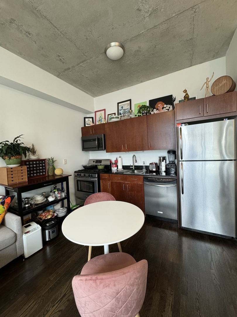 1620 S Michigan Avenue Unit: 613