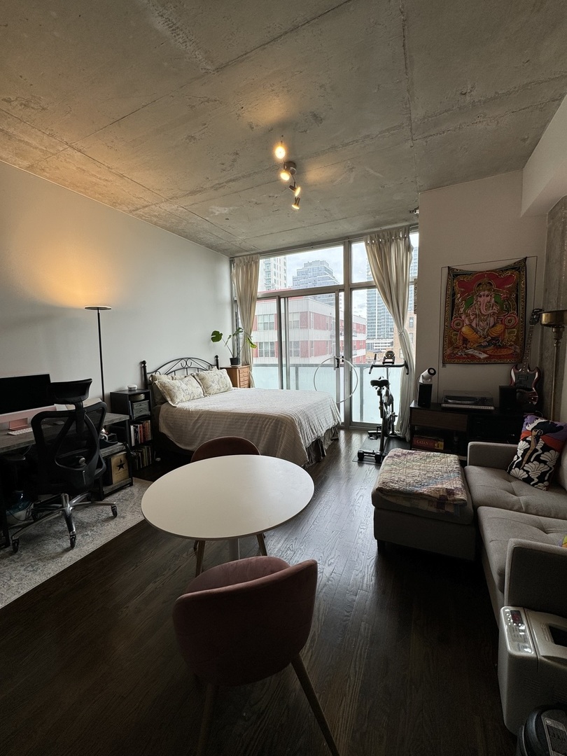 1620 S Michigan Avenue Unit: 613