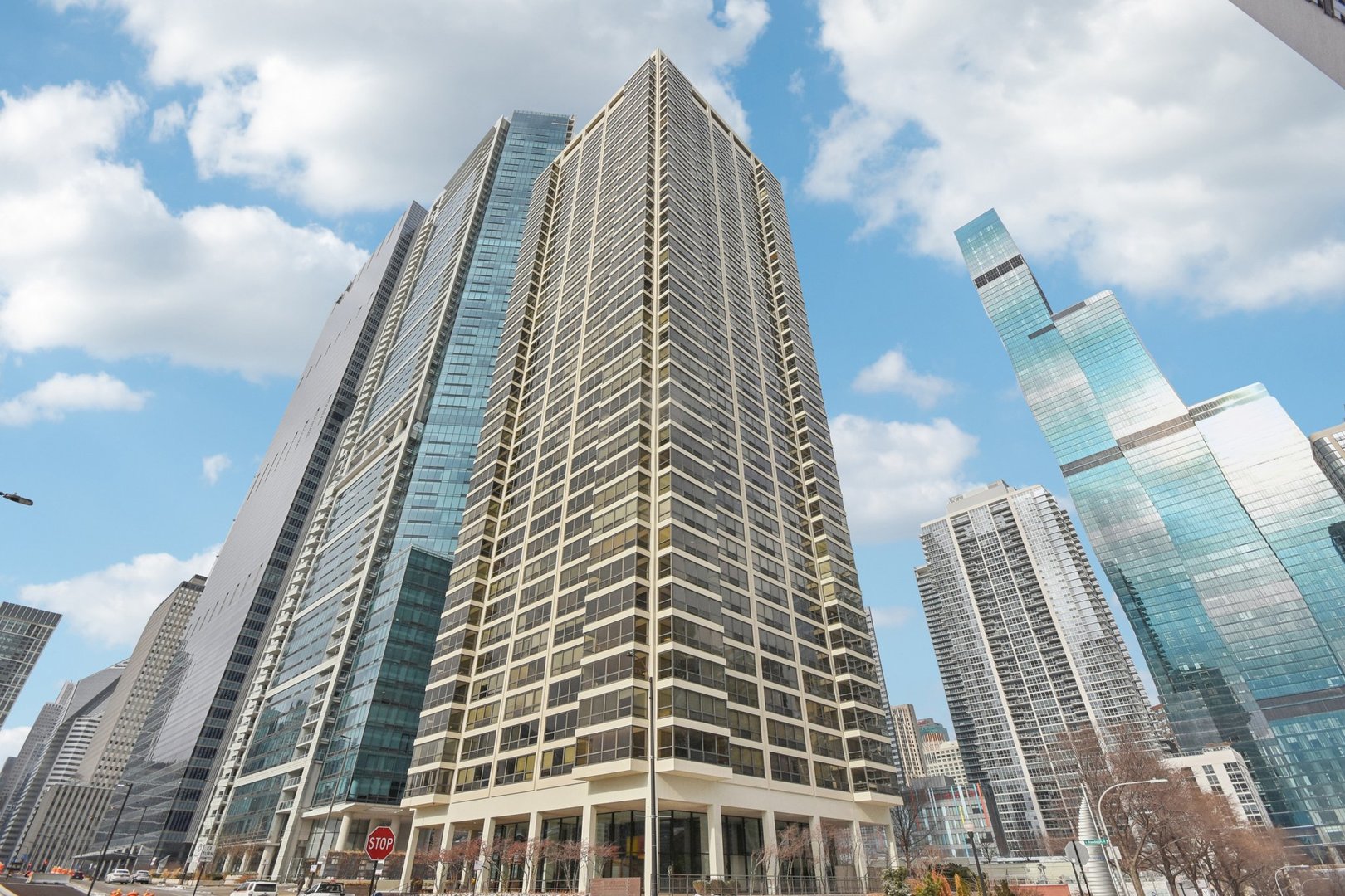 360 E Randolph Street Unit: 1102