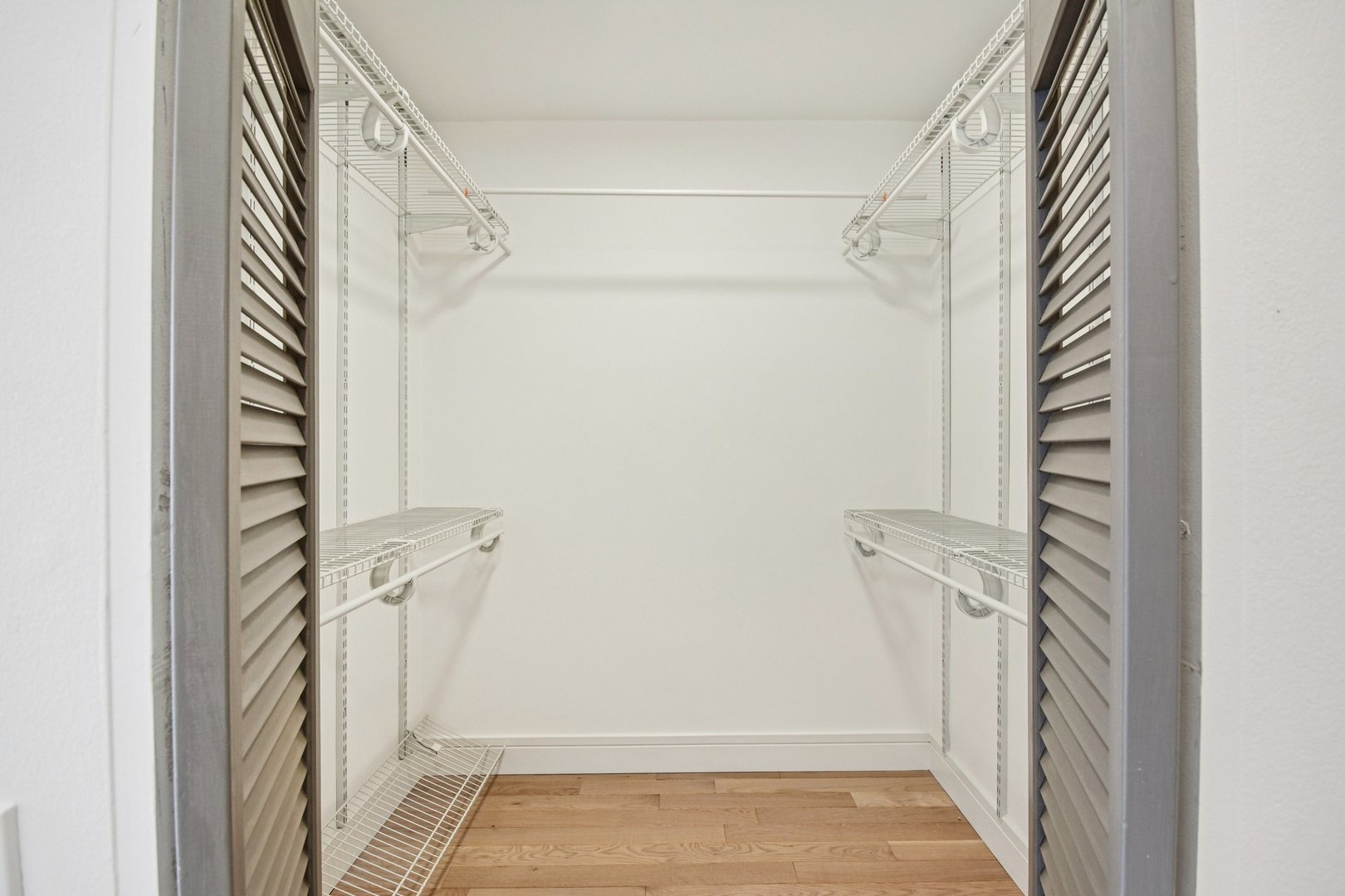 360 E Randolph Street Unit: 1102