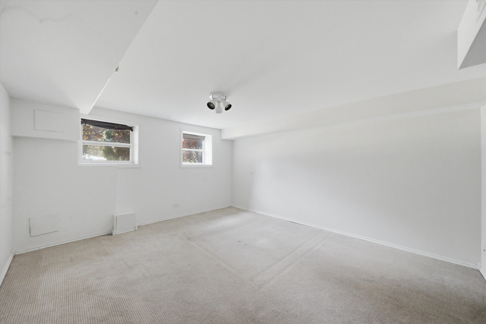 4735 N Keating Avenue