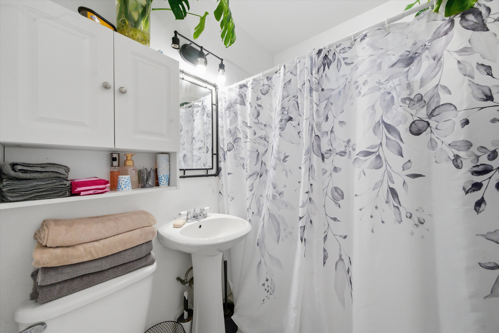 4735 N Keating Avenue