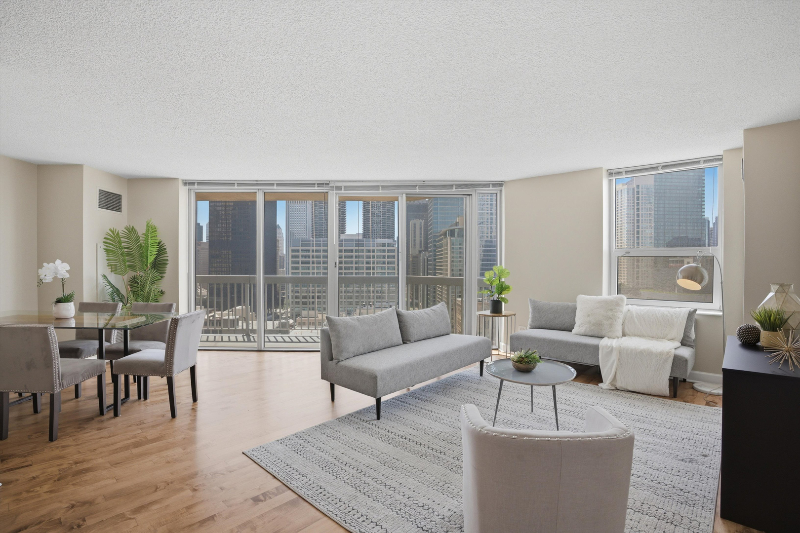 545 N Dearborn Street Unit: 2010