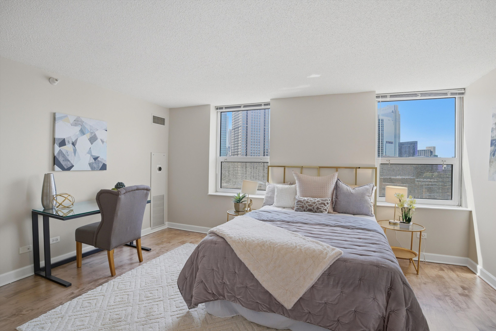 545 N Dearborn Street Unit: 2010