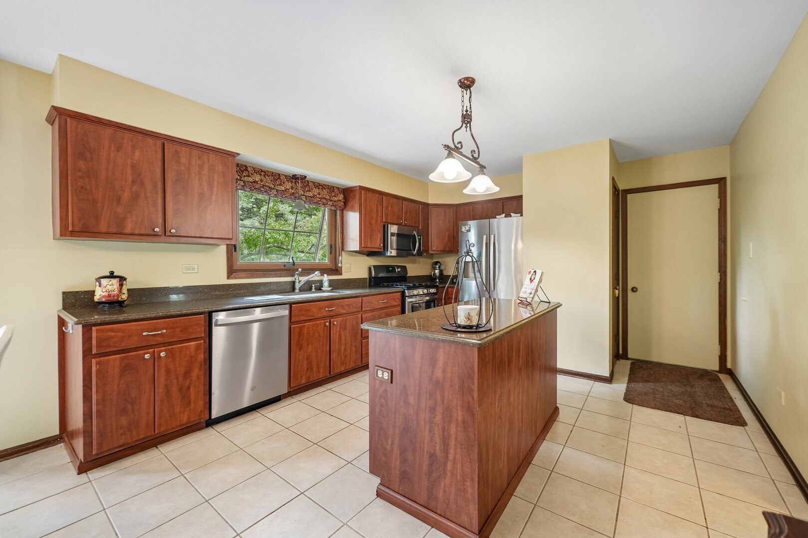 737 Clovetree Court