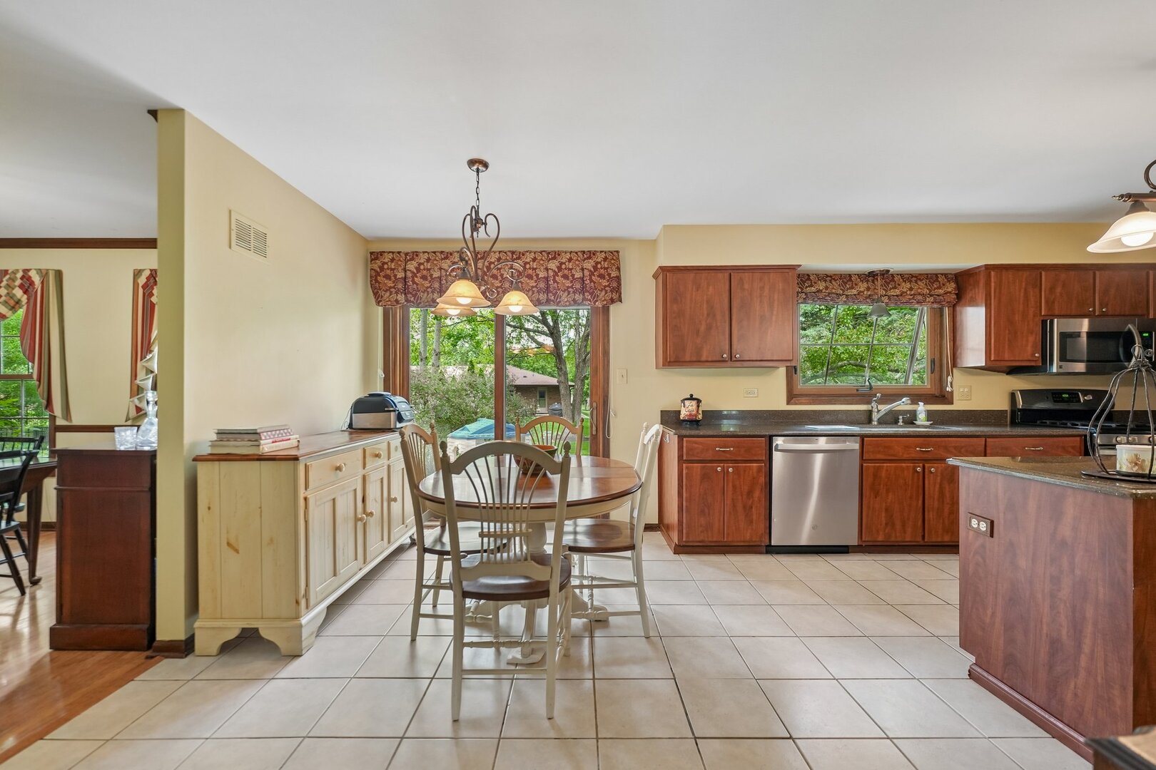 737 Clovetree Court