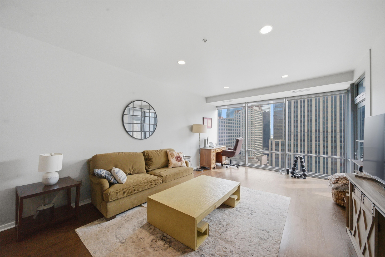 240 E Illinois Street Unit: 1503