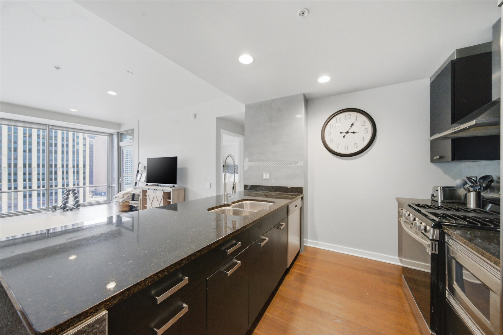 240 E Illinois Street Unit: 1503