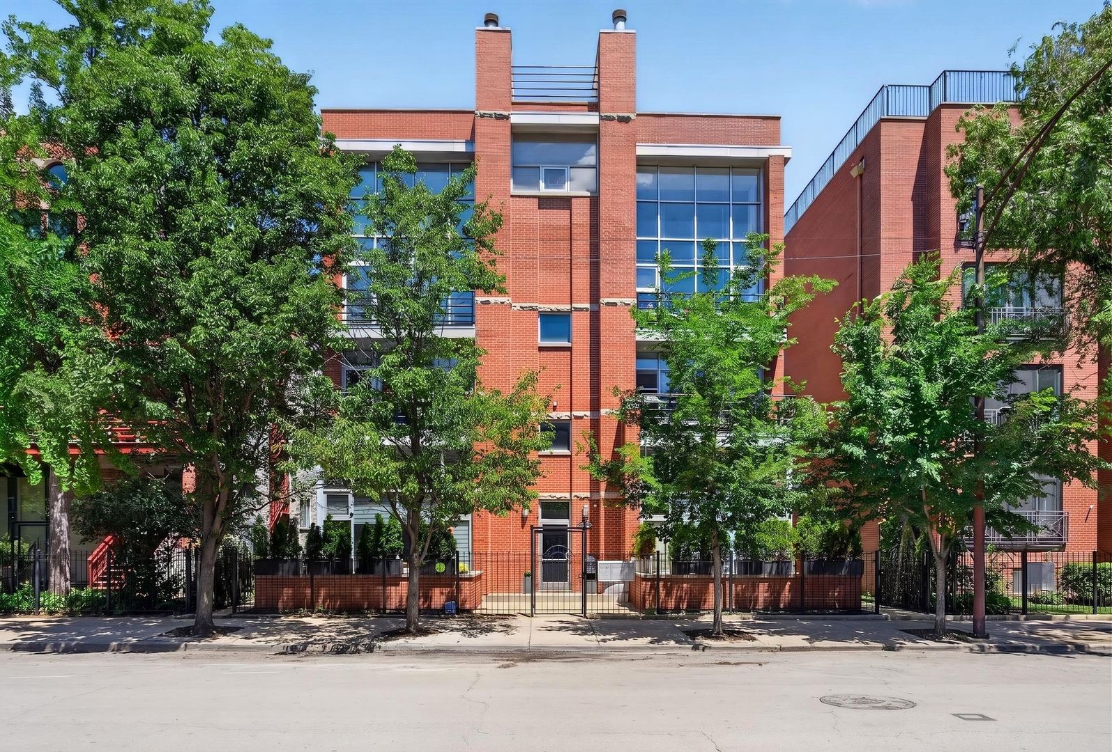 850 W Erie Street Unit: 3W