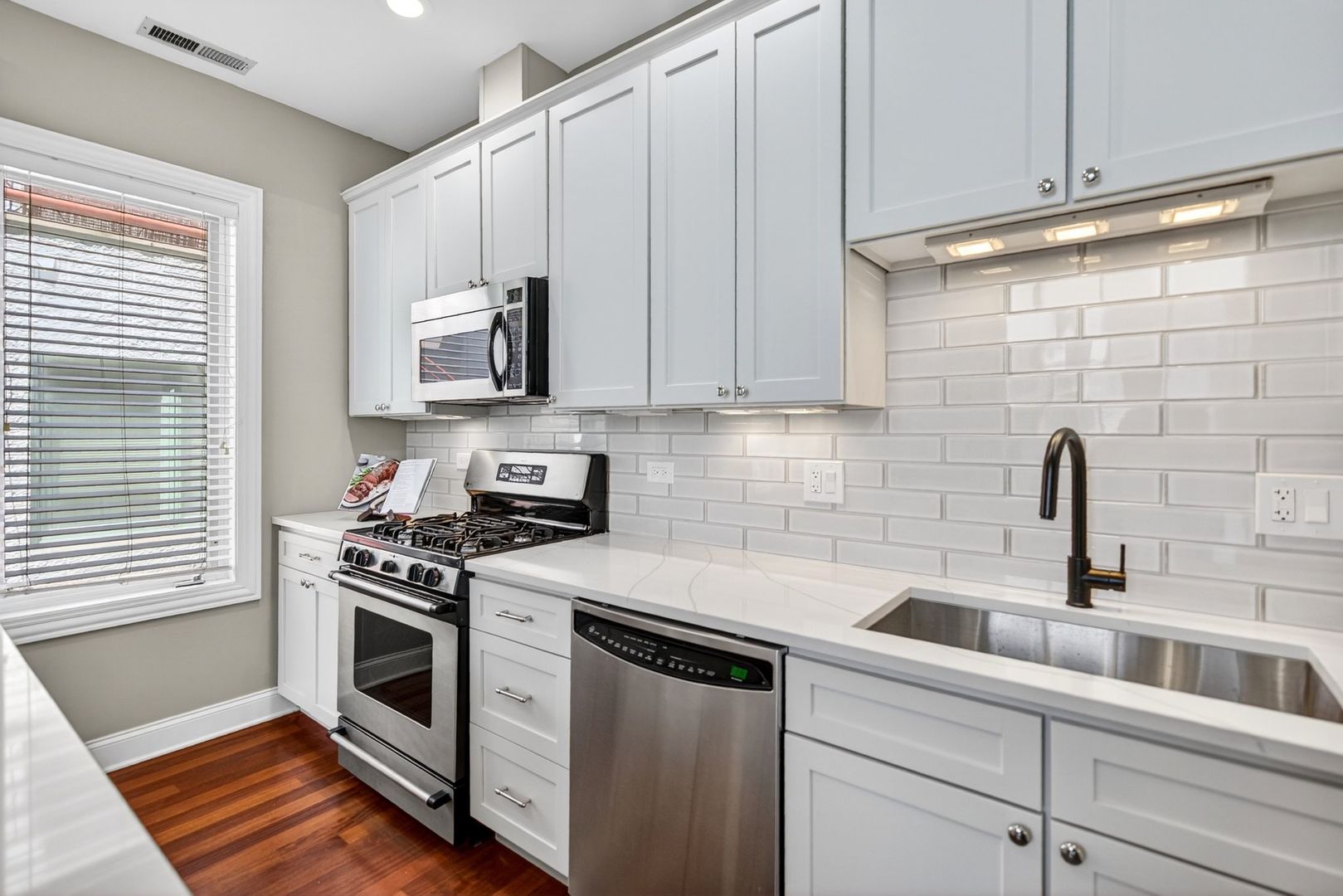850 W Erie Street Unit: 3W