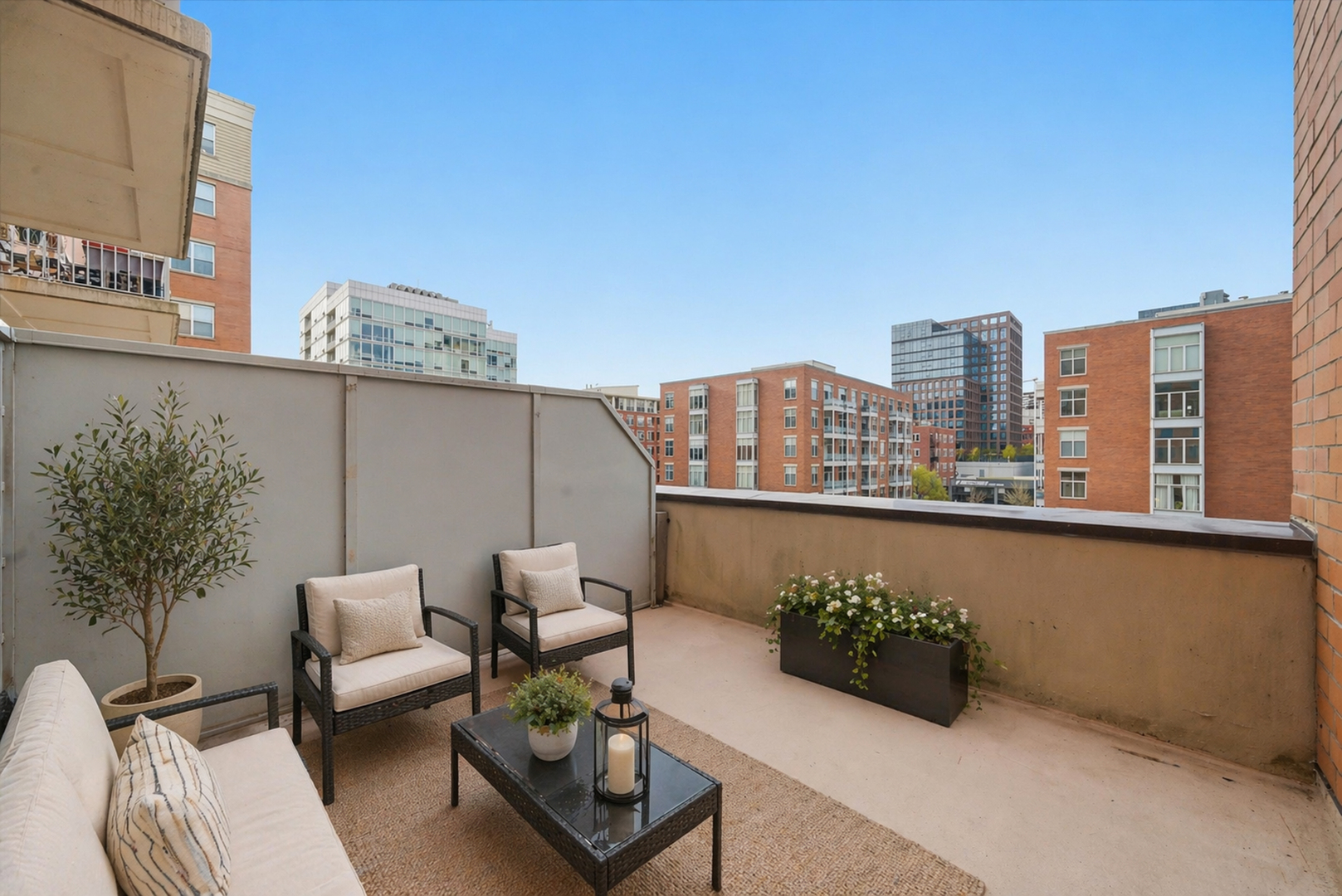 950 W Monroe Street Unit: 401