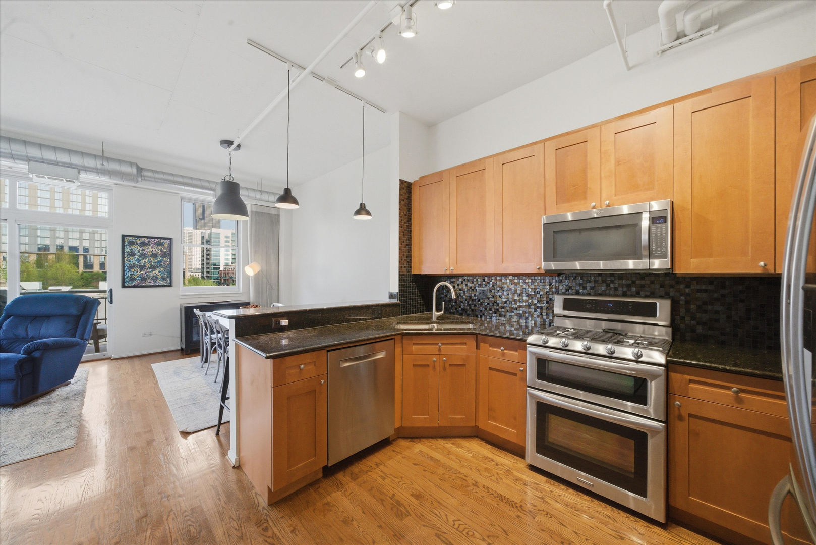 950 W Monroe Street Unit: 401