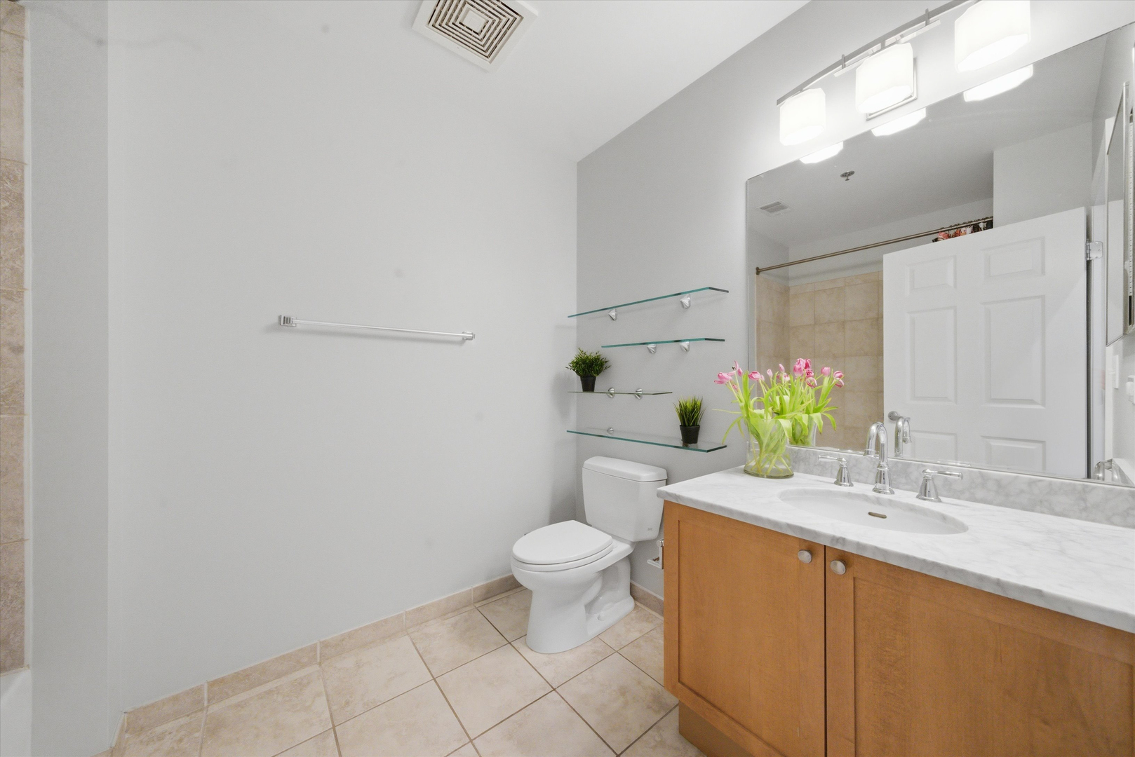 950 W Monroe Street Unit: 401