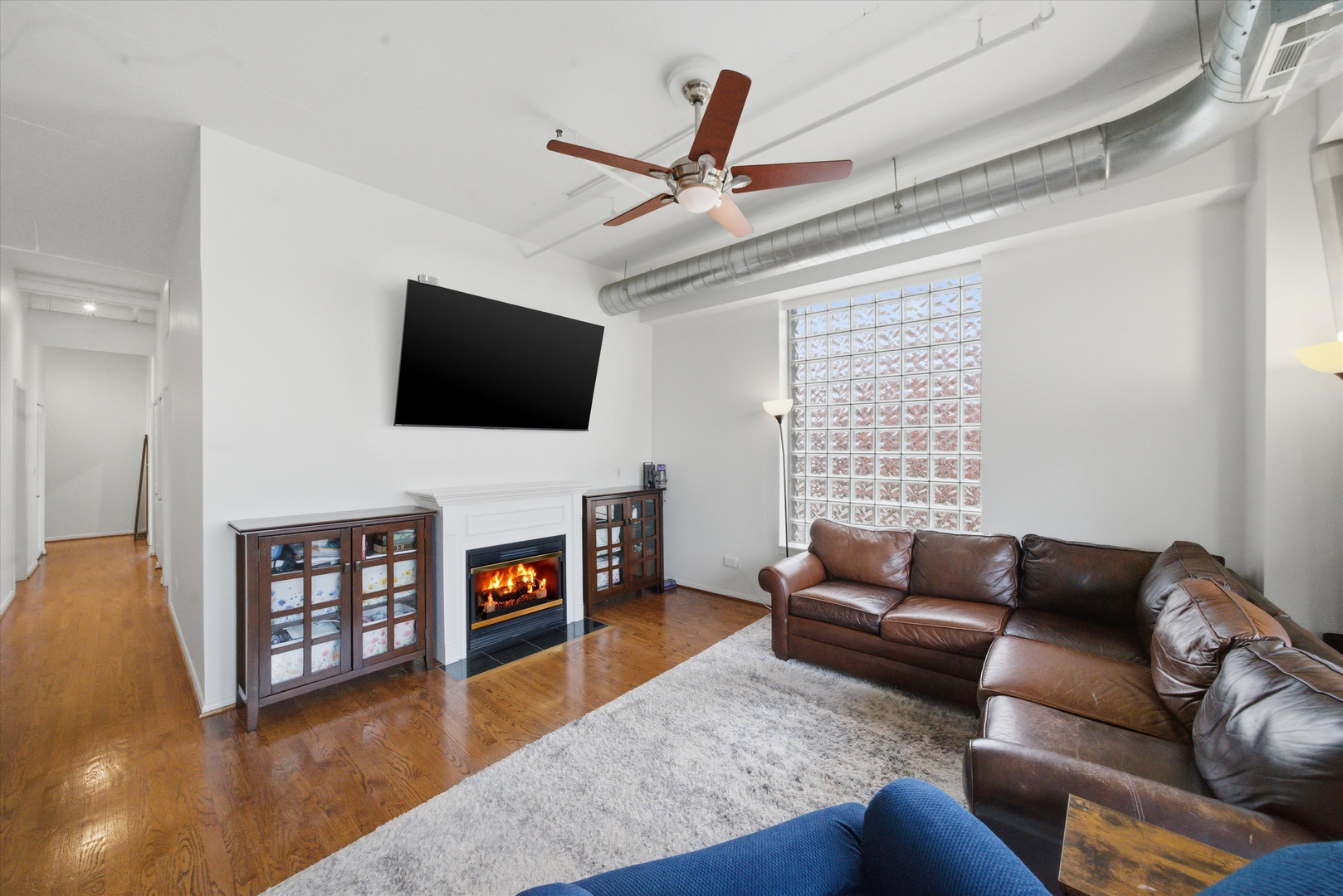 950 W Monroe Street Unit: 401