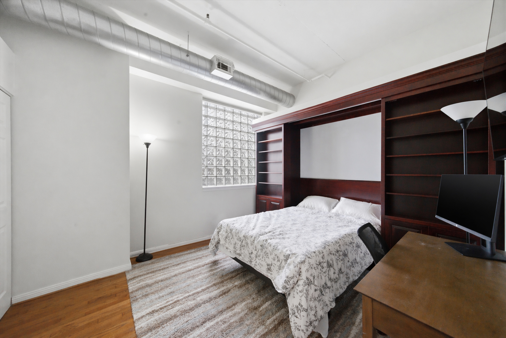 950 W Monroe Street Unit: 401