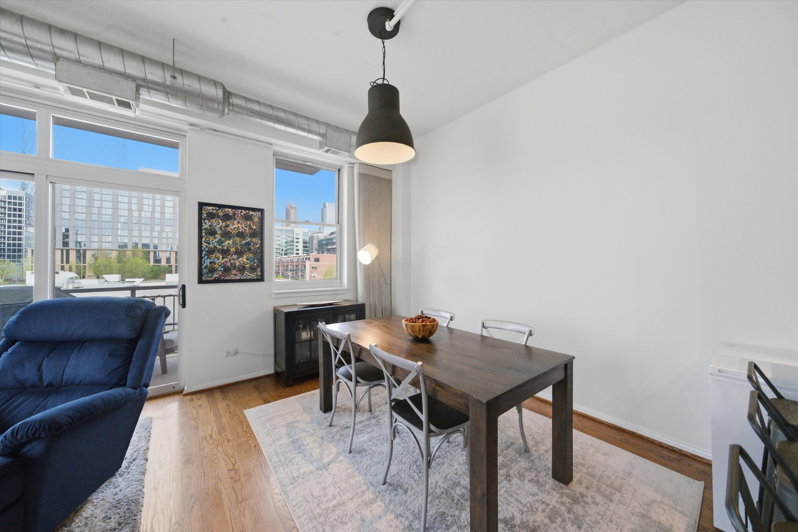 950 W Monroe Street Unit: 401