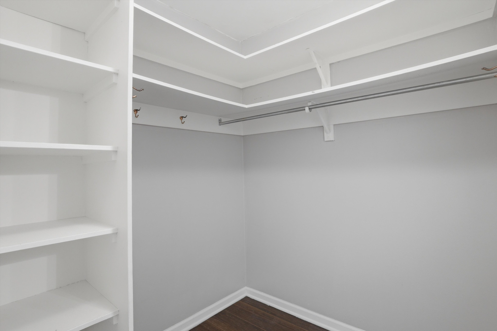 1660 N La Salle Drive Unit: 1004
