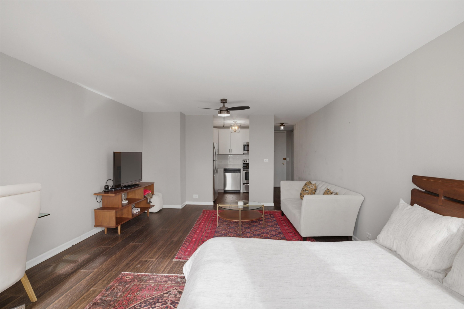 1660 N La Salle Drive Unit: 1004