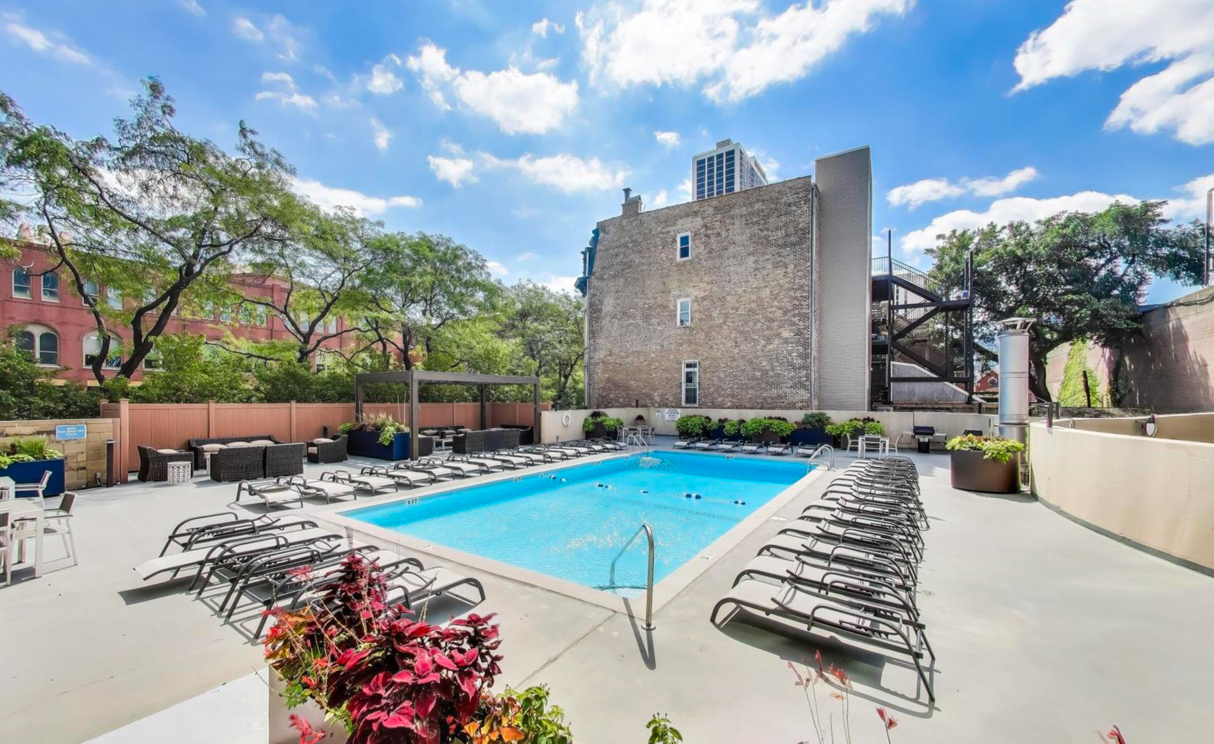 1660 N La Salle Drive Unit: 1004