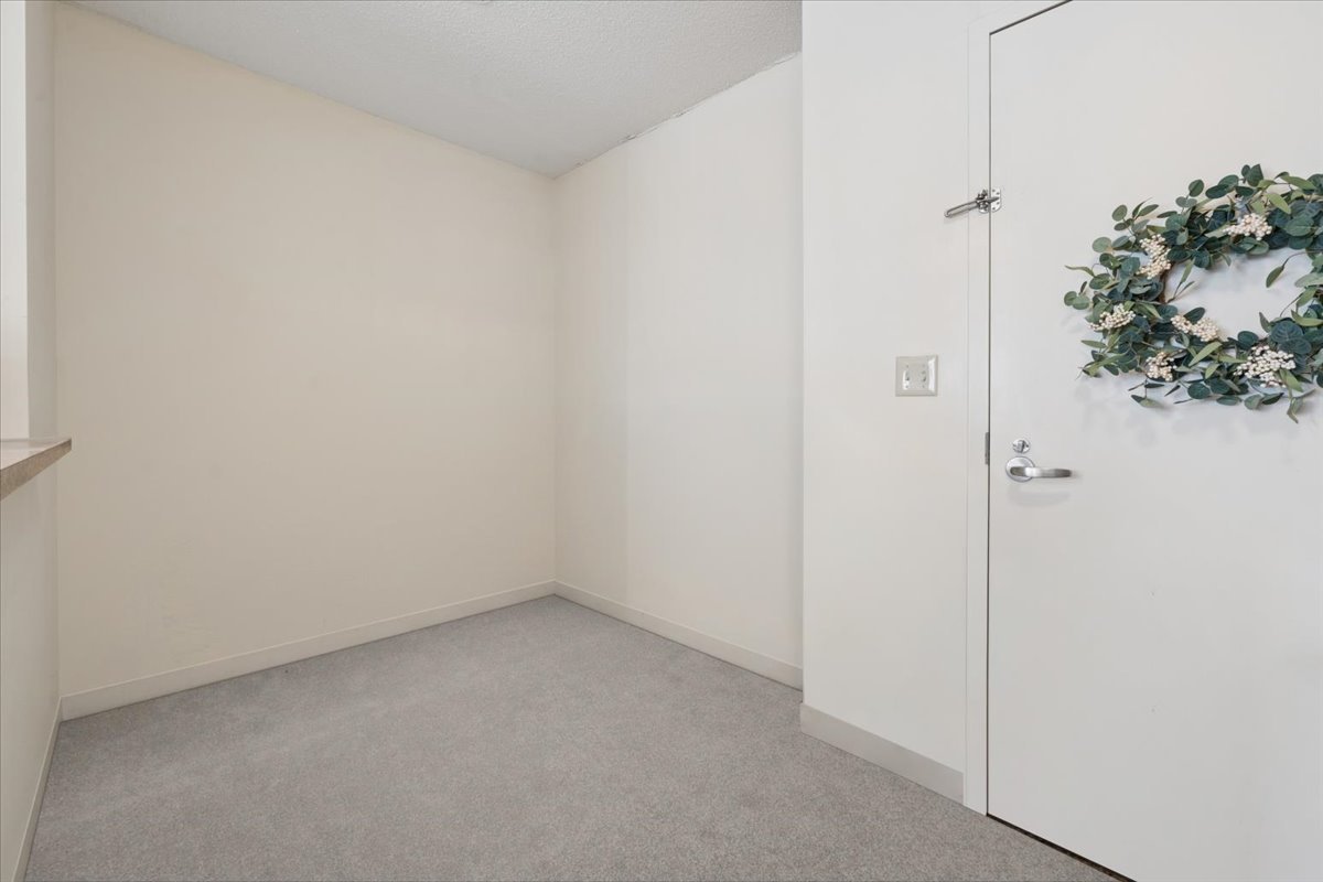 222 N Columbus Drive Unit: 612