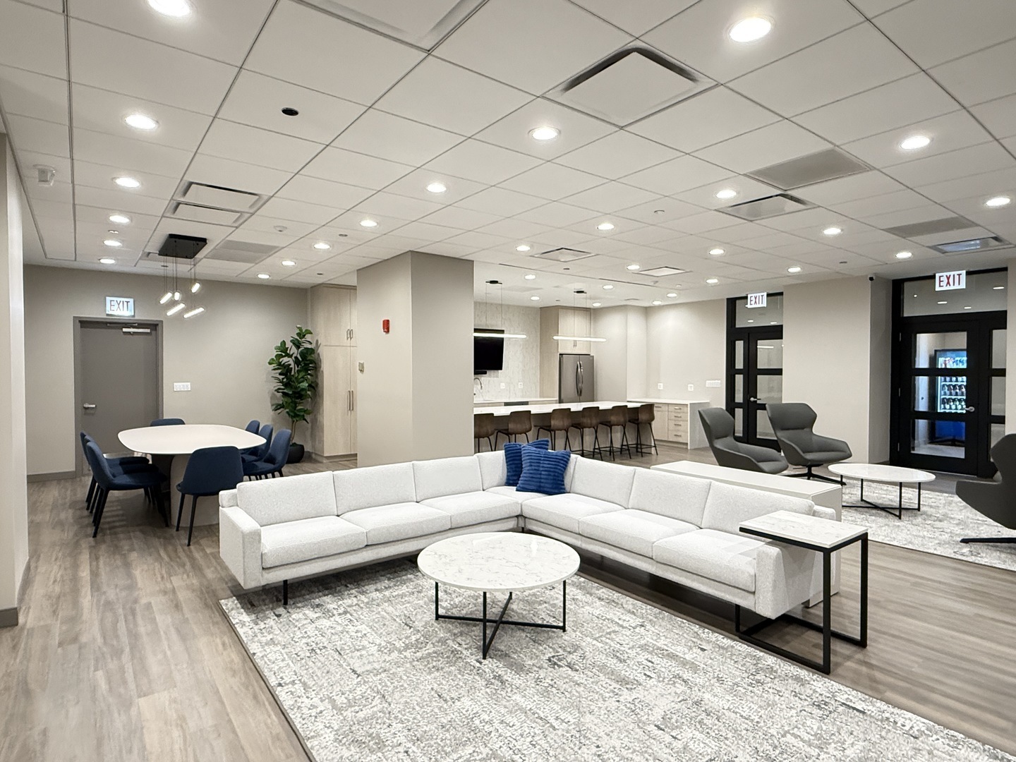 222 N Columbus Drive Unit: 612