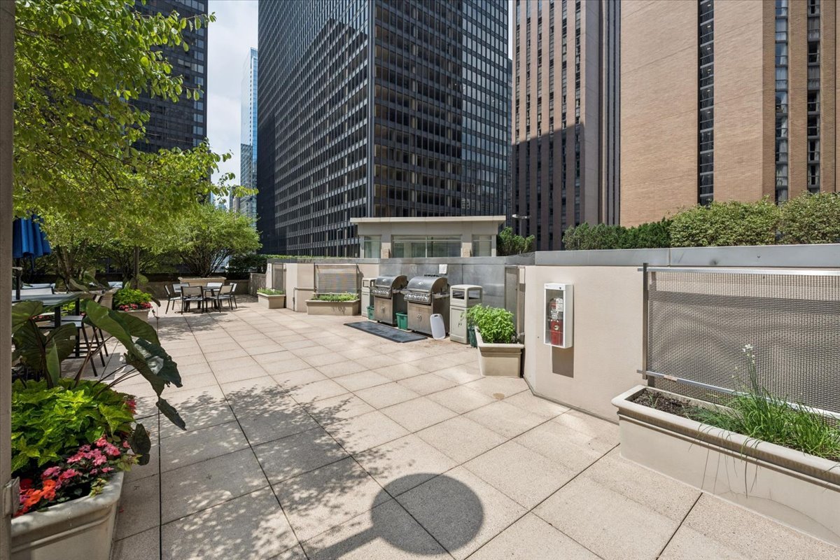 222 N Columbus Drive Unit: 612