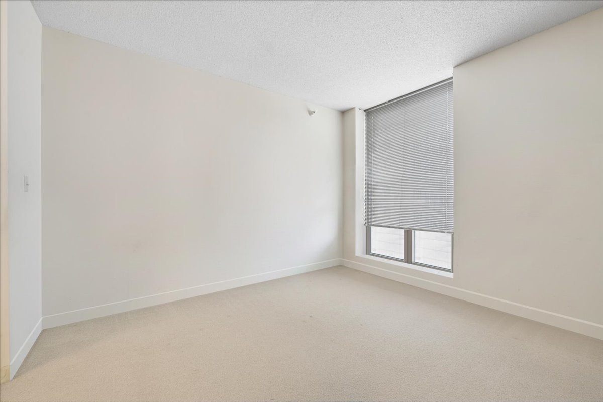222 N Columbus Drive Unit: 612