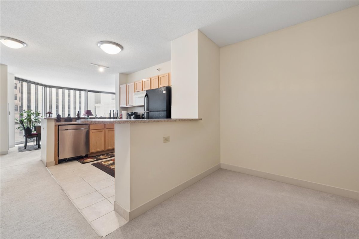 222 N Columbus Drive Unit: 612