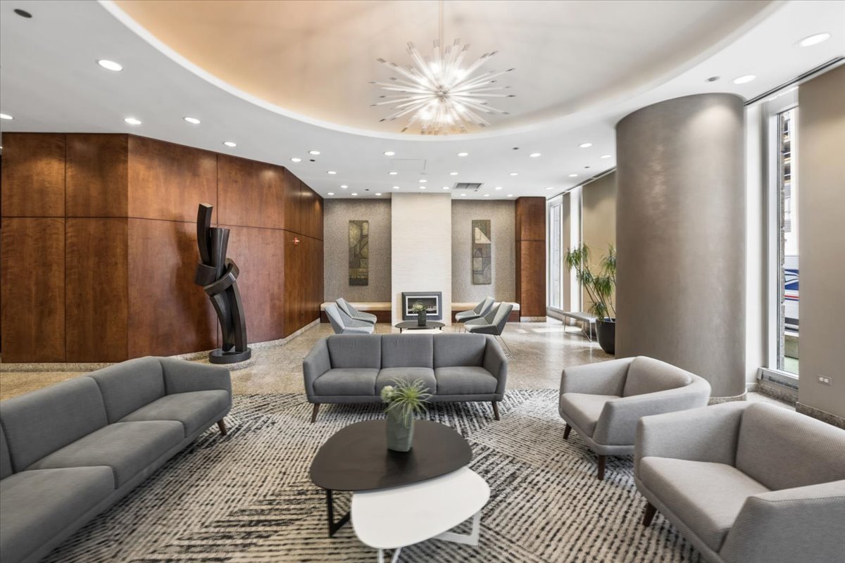 222 N Columbus Drive Unit: 612