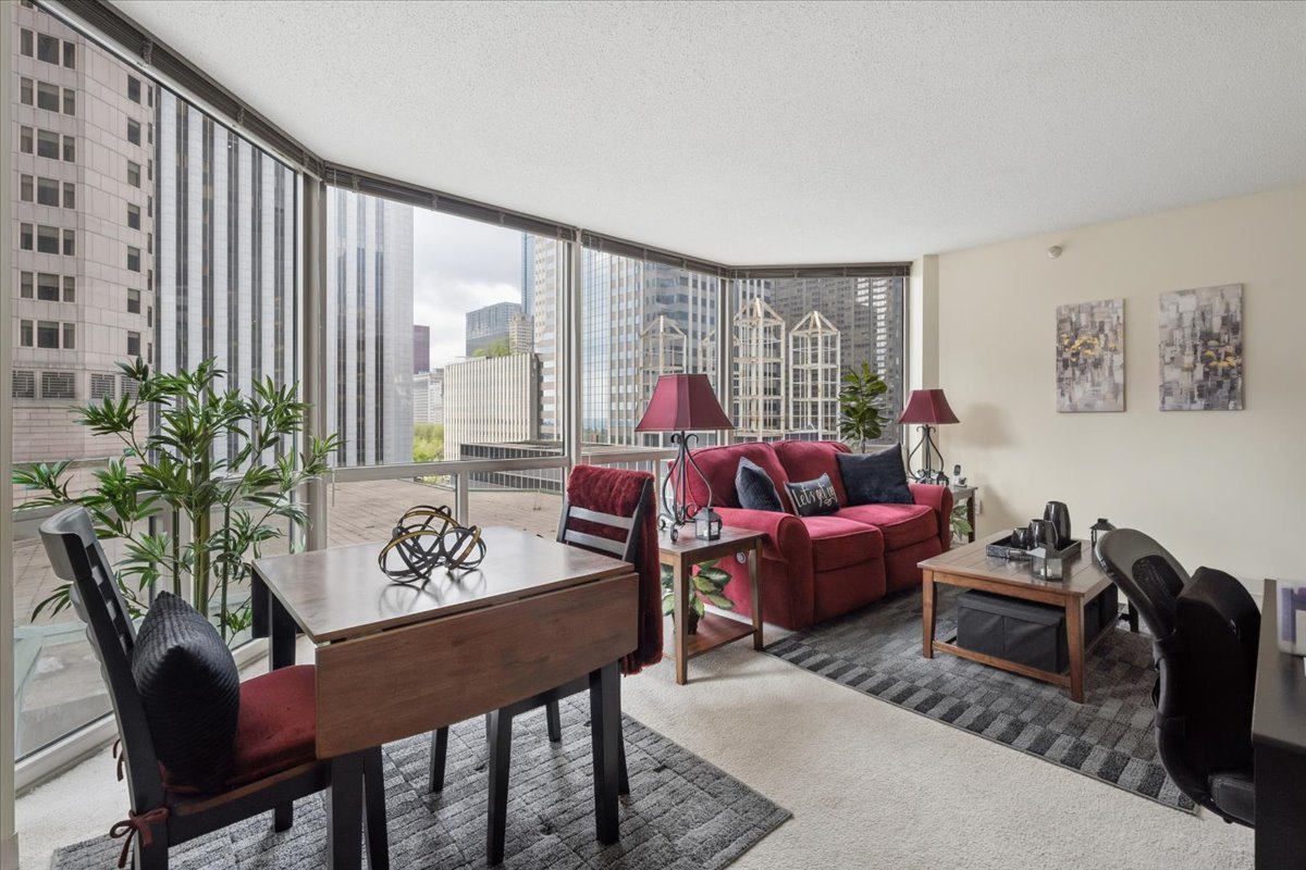 222 N Columbus Drive Unit: 612