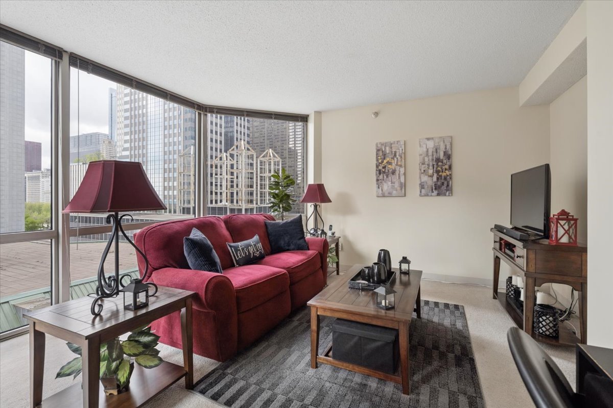 222 N Columbus Drive Unit: 612