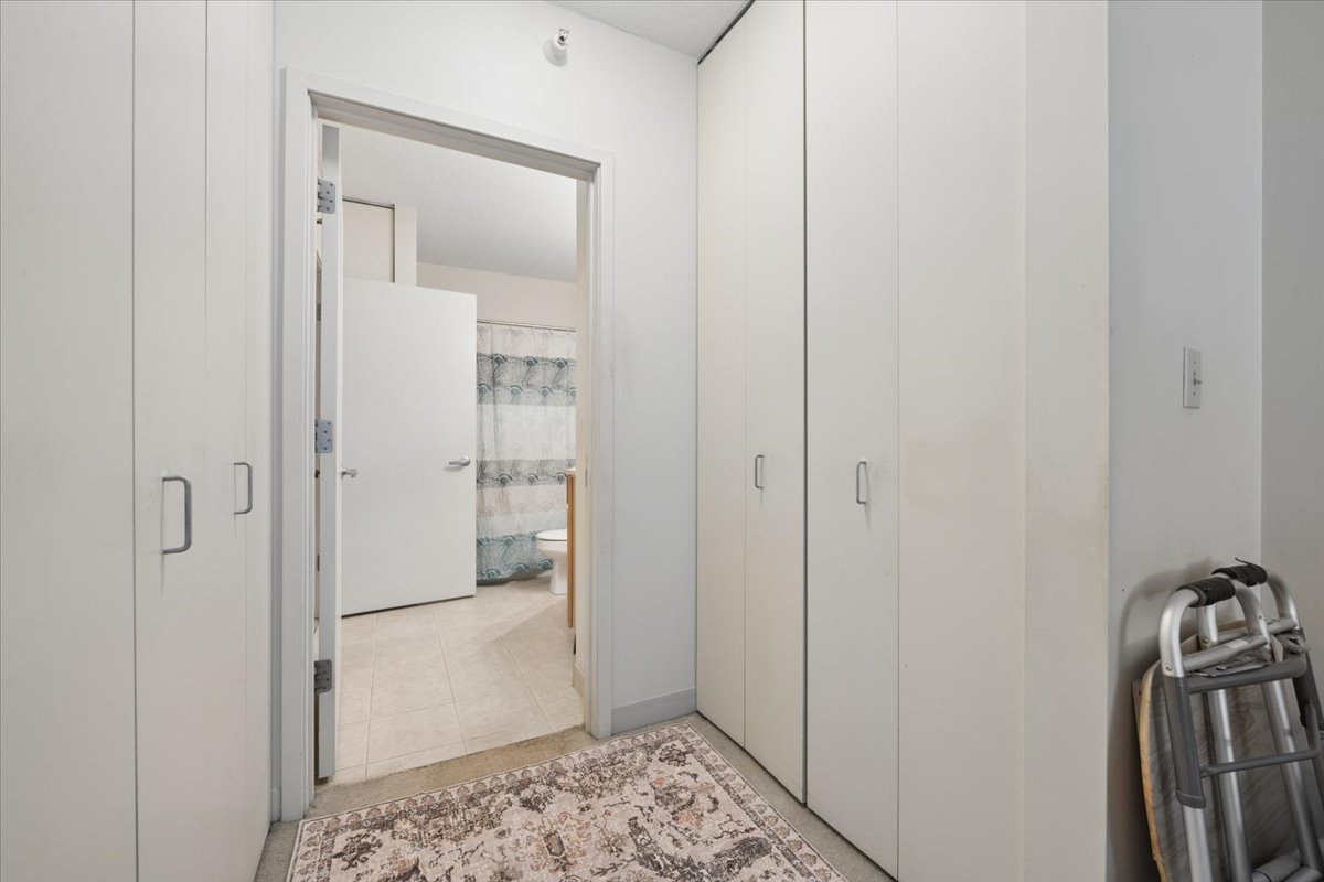222 N Columbus Drive Unit: 612