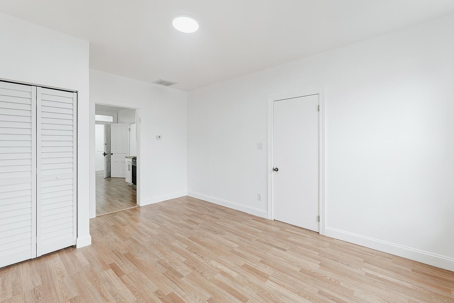 1430 W Superior Street Unit: 2R