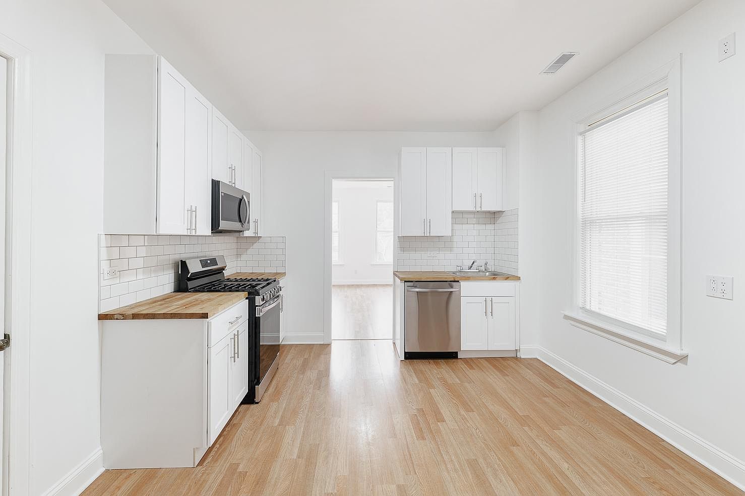 1430 W Superior Street Unit: 2R