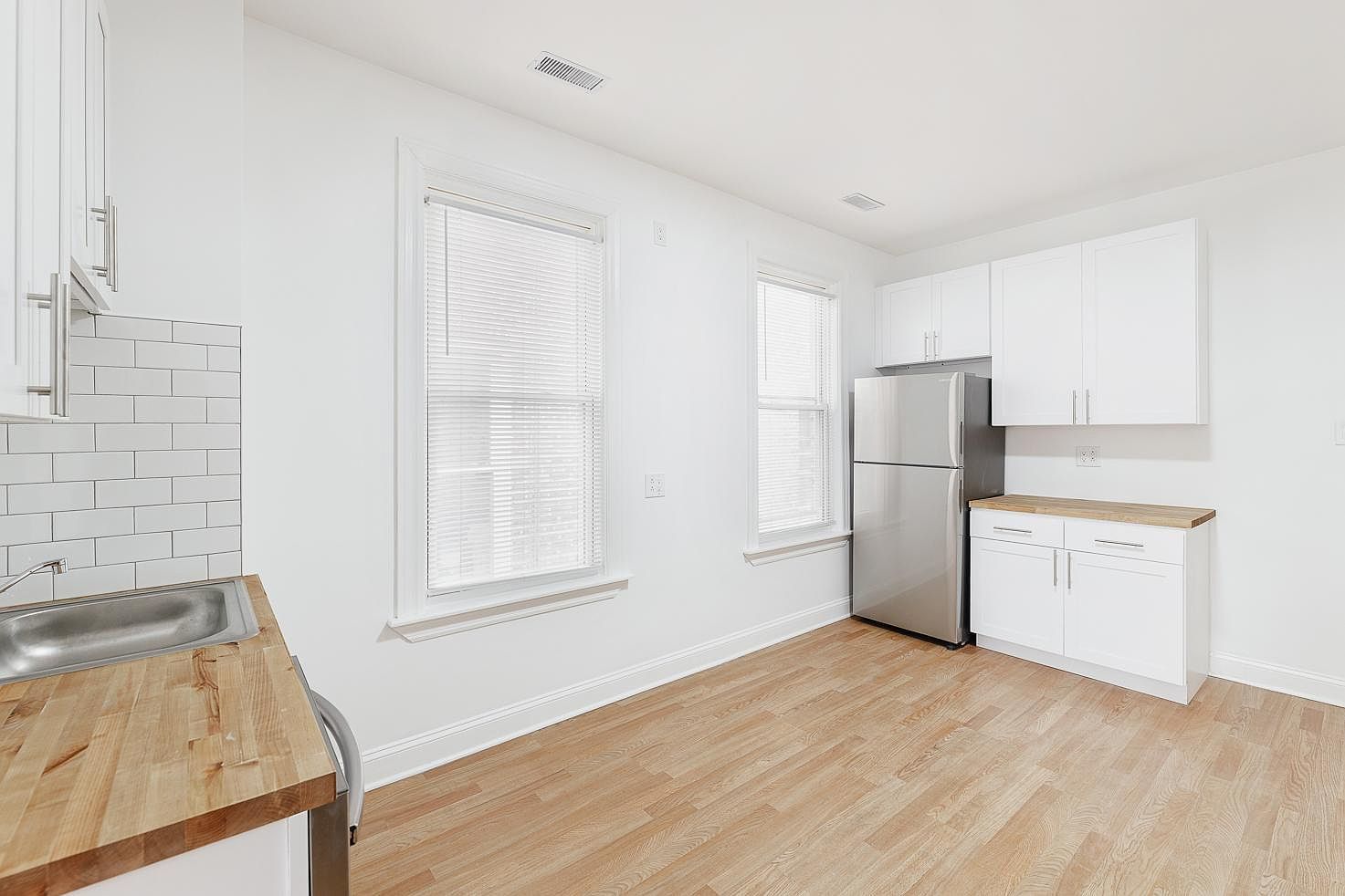 1430 W Superior Street Unit: 2R