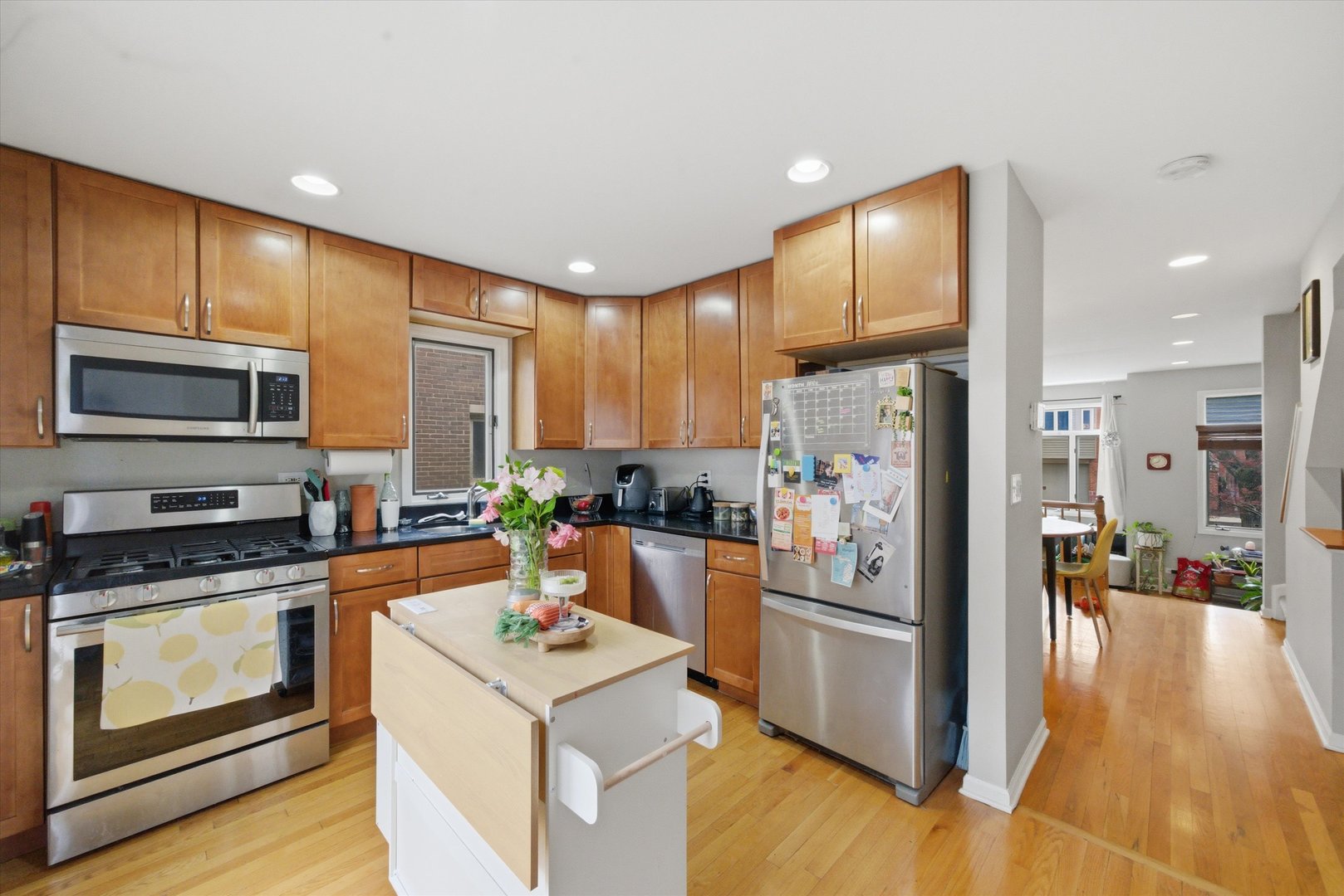1248 W Fletcher Street Unit: J