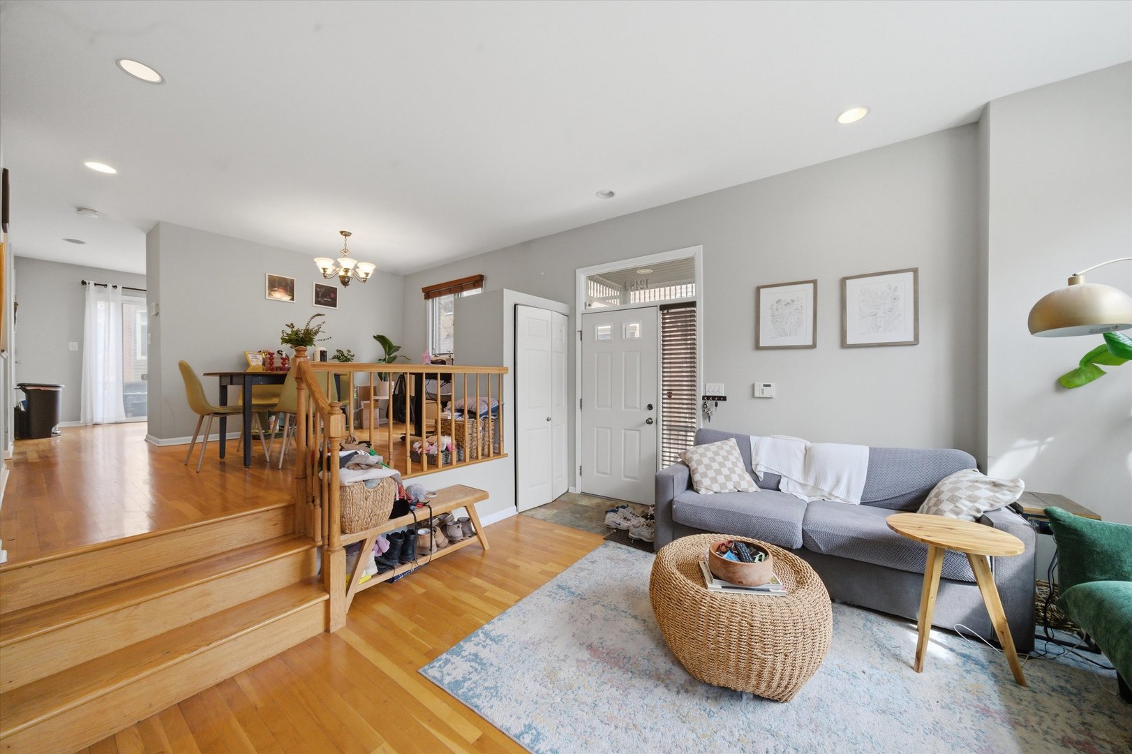 1248 W Fletcher Street Unit: J